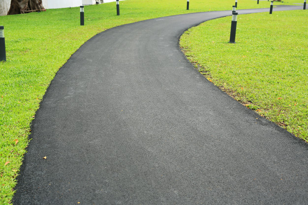 Zmogljive motorne žage v srednjem cenovnem razredu